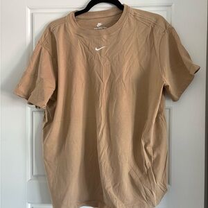 Nike Women’s Beige Short Sleeve Tee